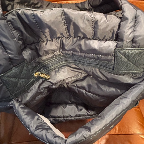 Isaac Mizrahi "The Weekender" Duffle Travel Bag - Picture 13 of 16